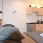 Topolowa Apartments - Self Check In - Next To Main Rail, 10 Min To Main Square