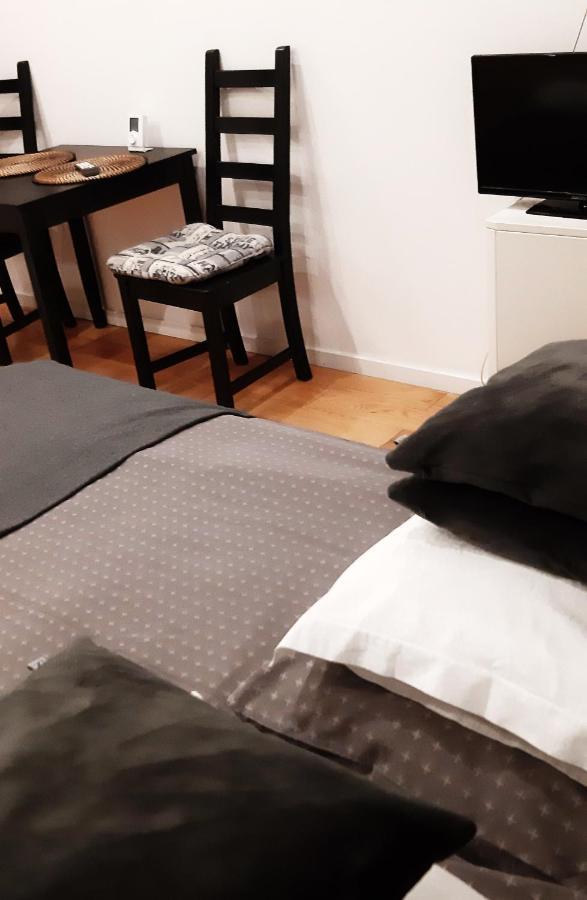 Topolowa - Self Check In - Next To Main Rail, 10 Min To Main Square * Krakow